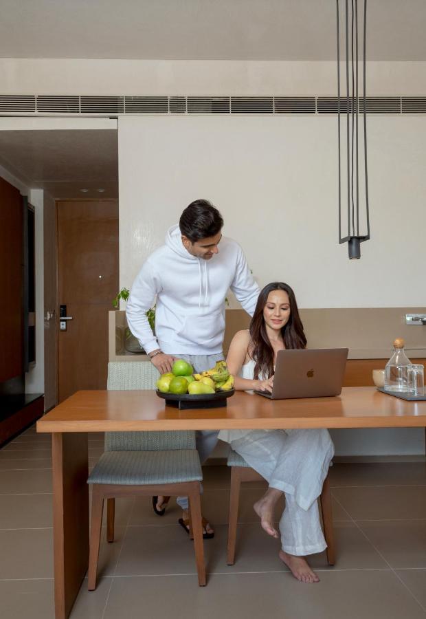 Life At Repose- Lake Villas Resort & Club Chor Warodra Exteriér fotografie