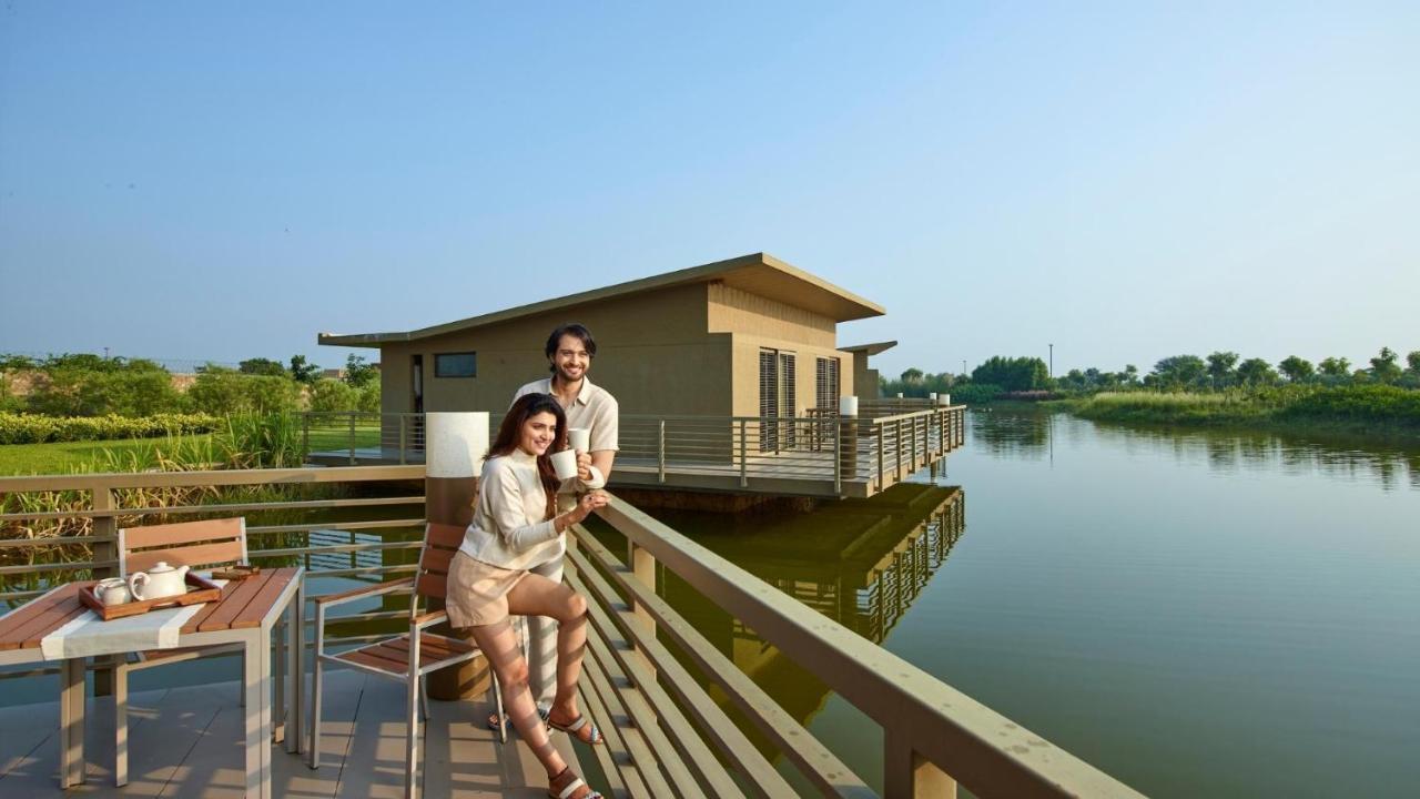 Life At Repose- Lake Villas Resort & Club Chor Warodra Exteriér fotografie